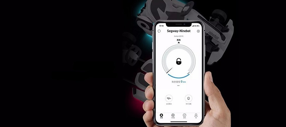 подключается к смартфону через специальное приложение